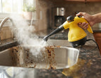 VaporaX limpiando el fregadero de la cocina con vapor